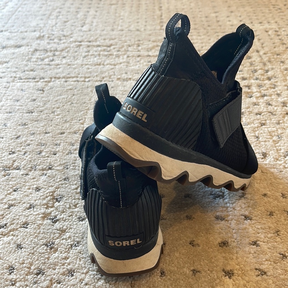 Sorel kinetics sneaker